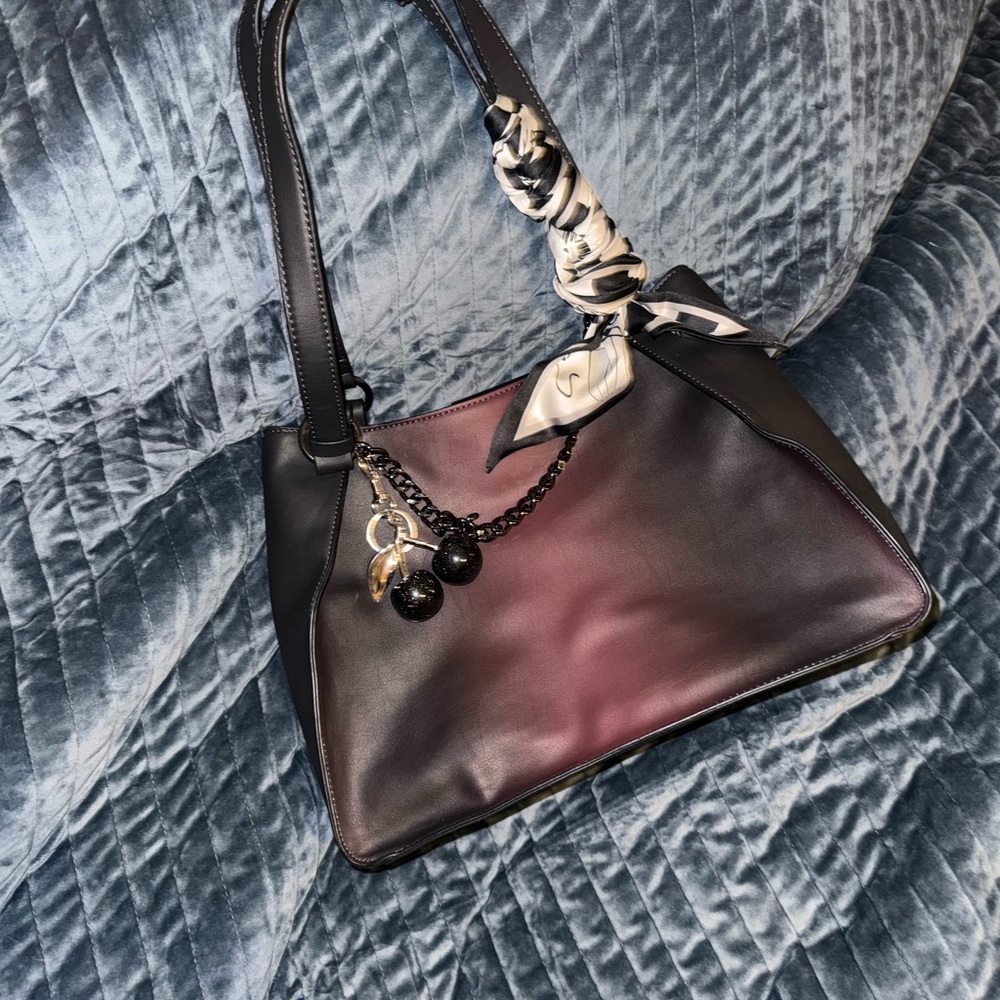 Simply Vera Elegant Black and Wine Women's Handbag